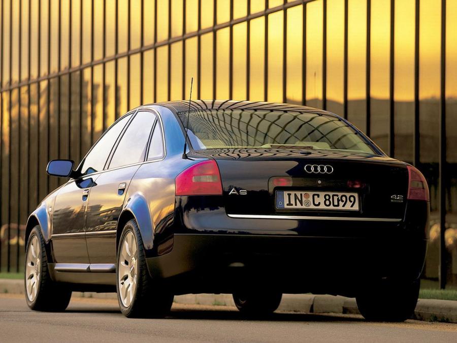  Audi A6 4.2 Quattro Sedan (4B, C5) 1999 года  (фото 9 из 17)